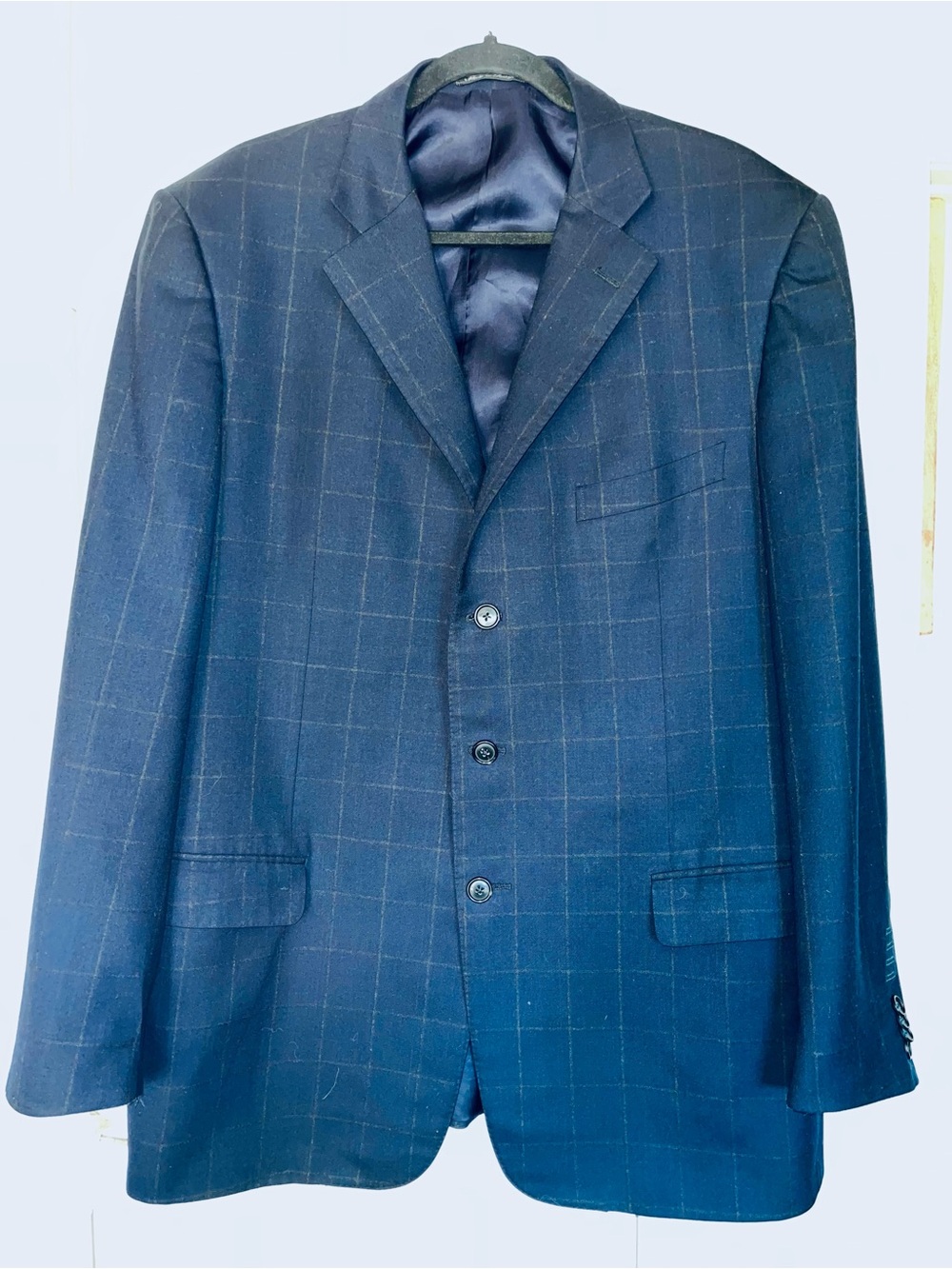 ERMENEGILDO ZEGNA NAVY
BLUE WINDOWPANE ITALIAN
WOOL 3- BUTTON BLAZER
48L